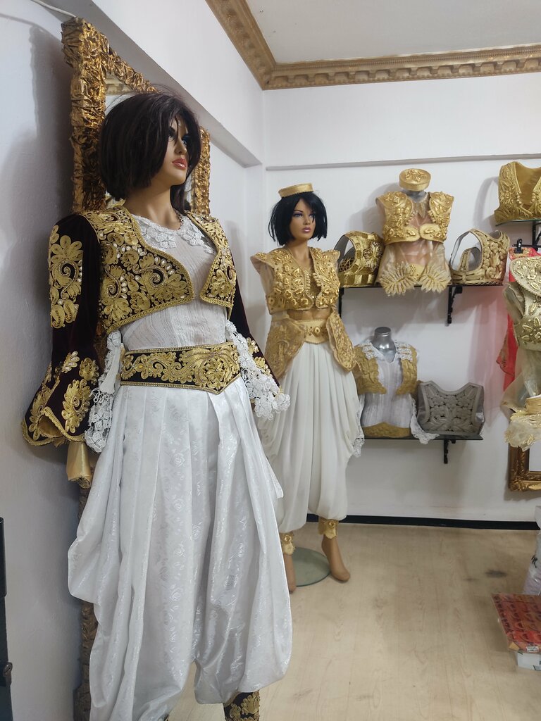Evening dresses salon Aslim Shalwar, Istanbul, photo