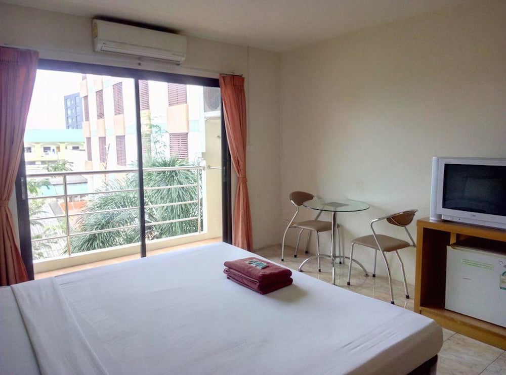 Фото Pearl Place Hotel