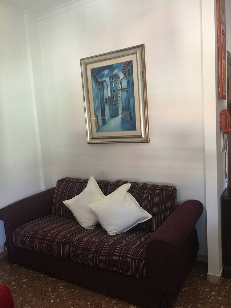 Фото Inviting 2-bed Apartment in Roma