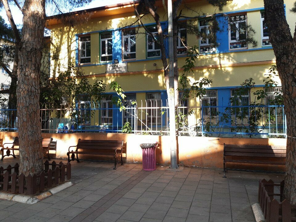 Primary school Yahya Kemal Beyatli Primary School, Izmir, photo