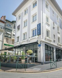 отель Hôtel Cosmopolitain