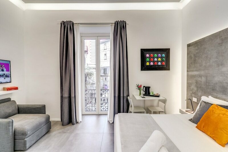 Гостиница Gallery Suite Naples в Неаполе