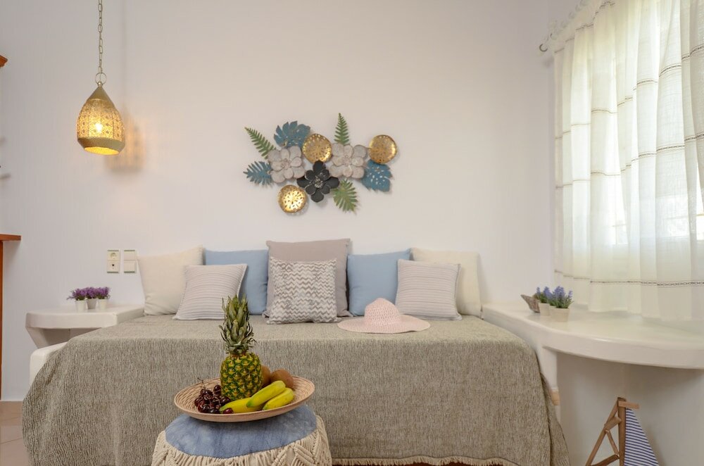 Фото Birikos Hotel & Suites