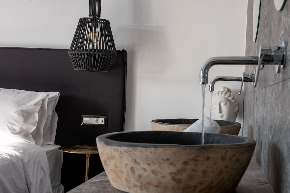 Фото Kalypso Suites Hotel