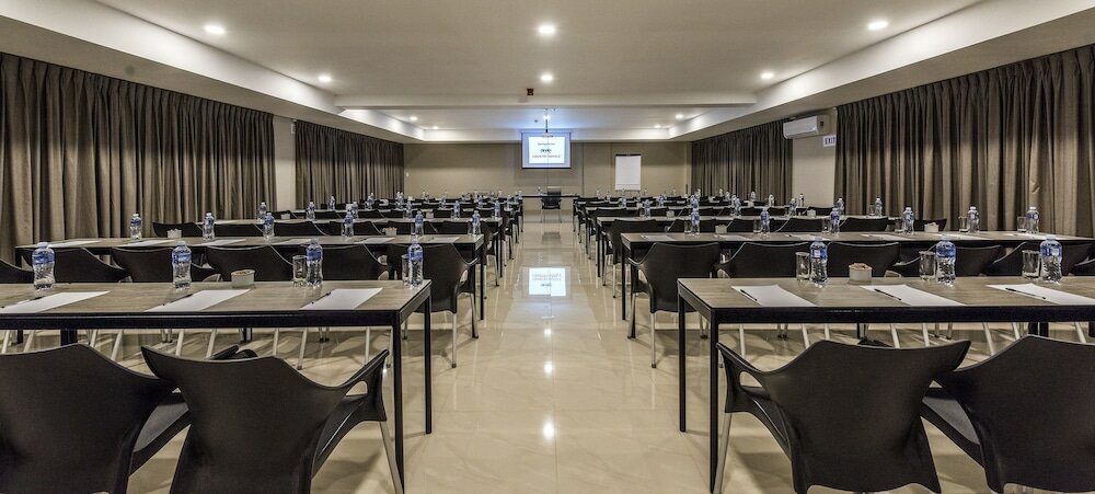 Фото Springbok Inn by Country Hotels