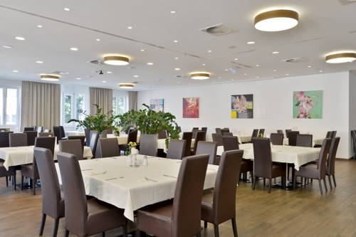 Фото Hotel Goldener Adler Wattens