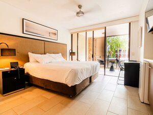 Pullman Palm Cove Sea Temple Resort & SPA (5 Triton Street,Palm Cove,Queensland 4879,), hotel