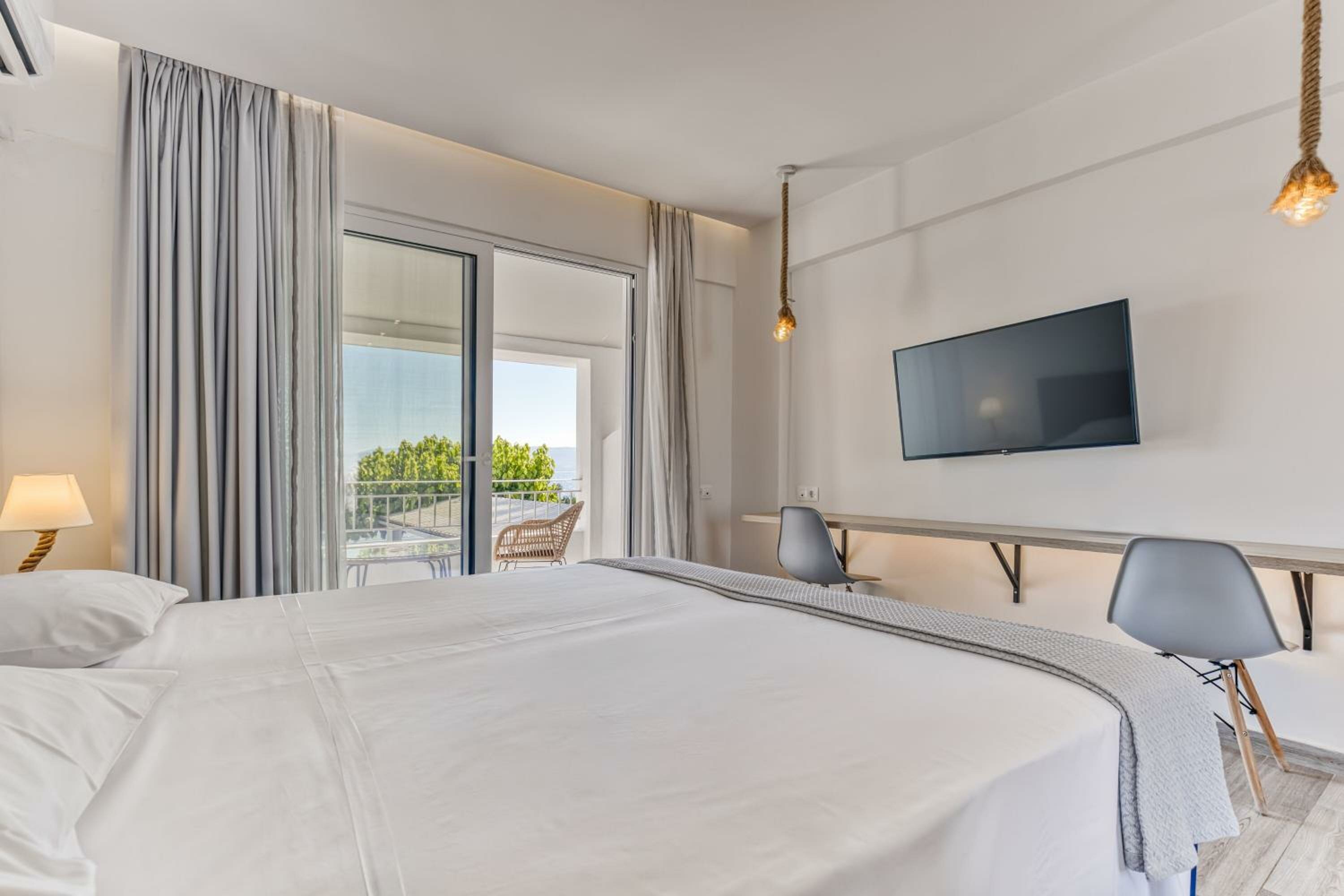 Фото Sirocco Hotel