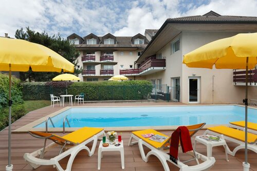 Гостиница Logis Hôtel l'Arc en Ciel в Тонон-ле-Бене