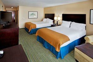 Гостиница Holiday Inn Express Waterloo Cedar Falls, an Ihg Hotel