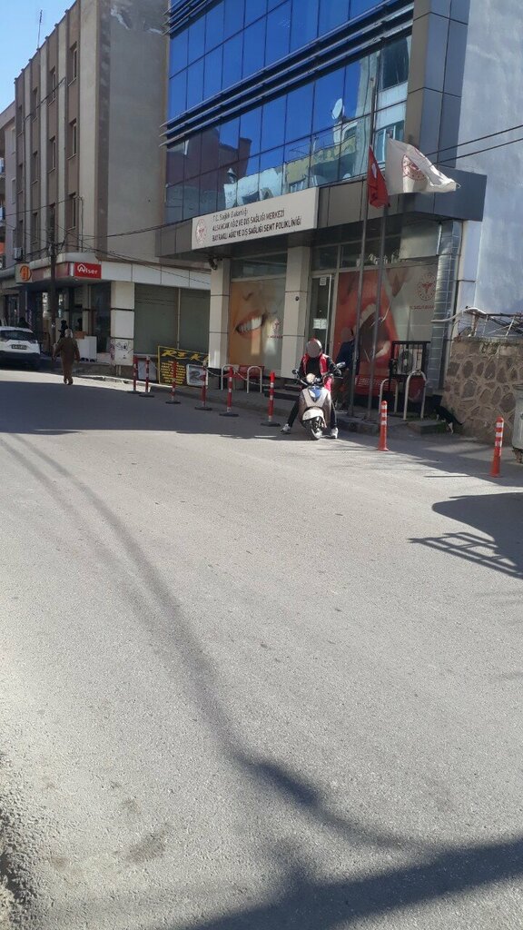 Diş sağlığı poliklinikleri Alsancak Ağız ve Diş Sağlığı Merkezi Bayraklı Polikliniği, İzmir, foto