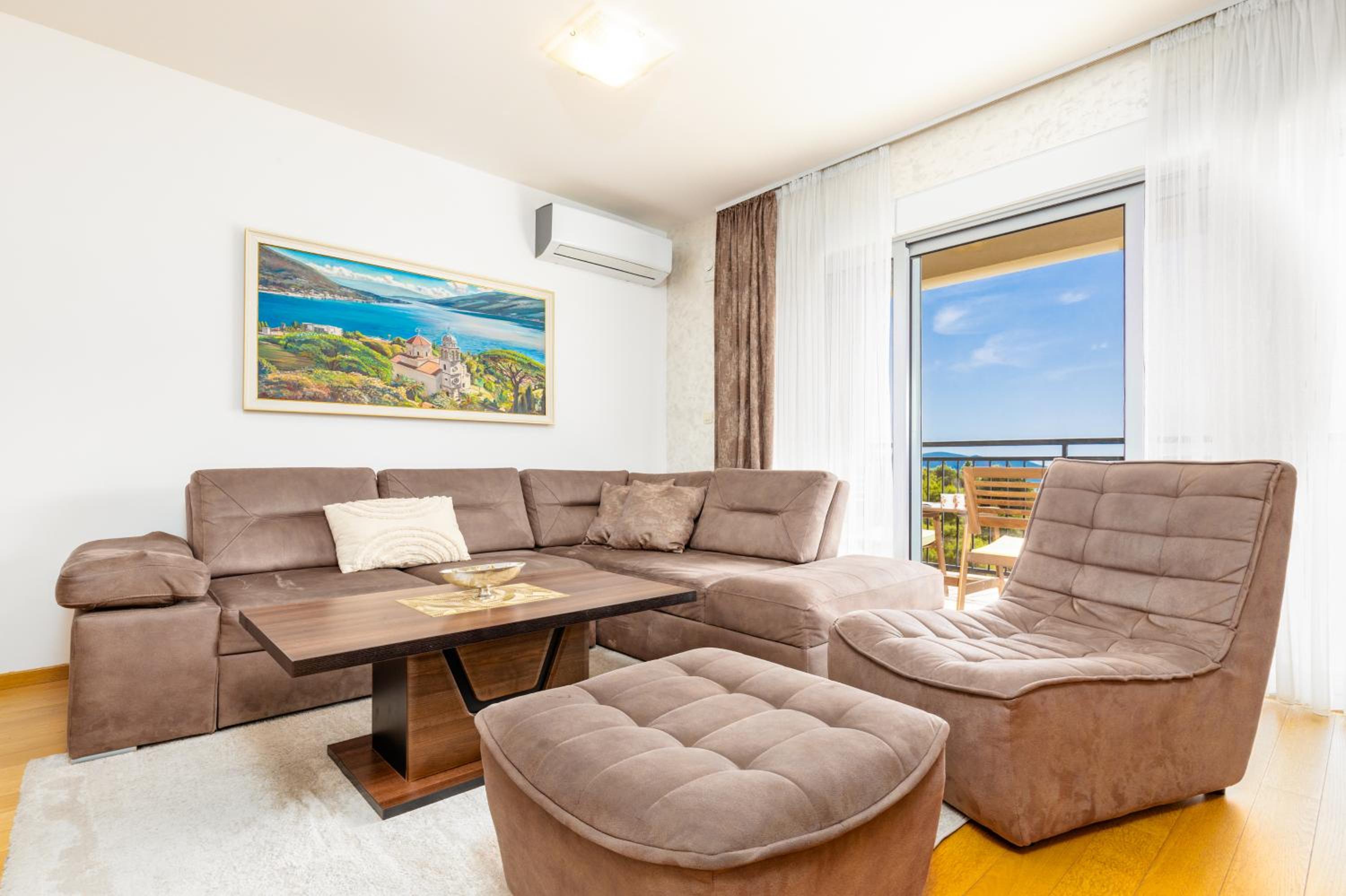 Фото Apart hotel MS Katunjanin