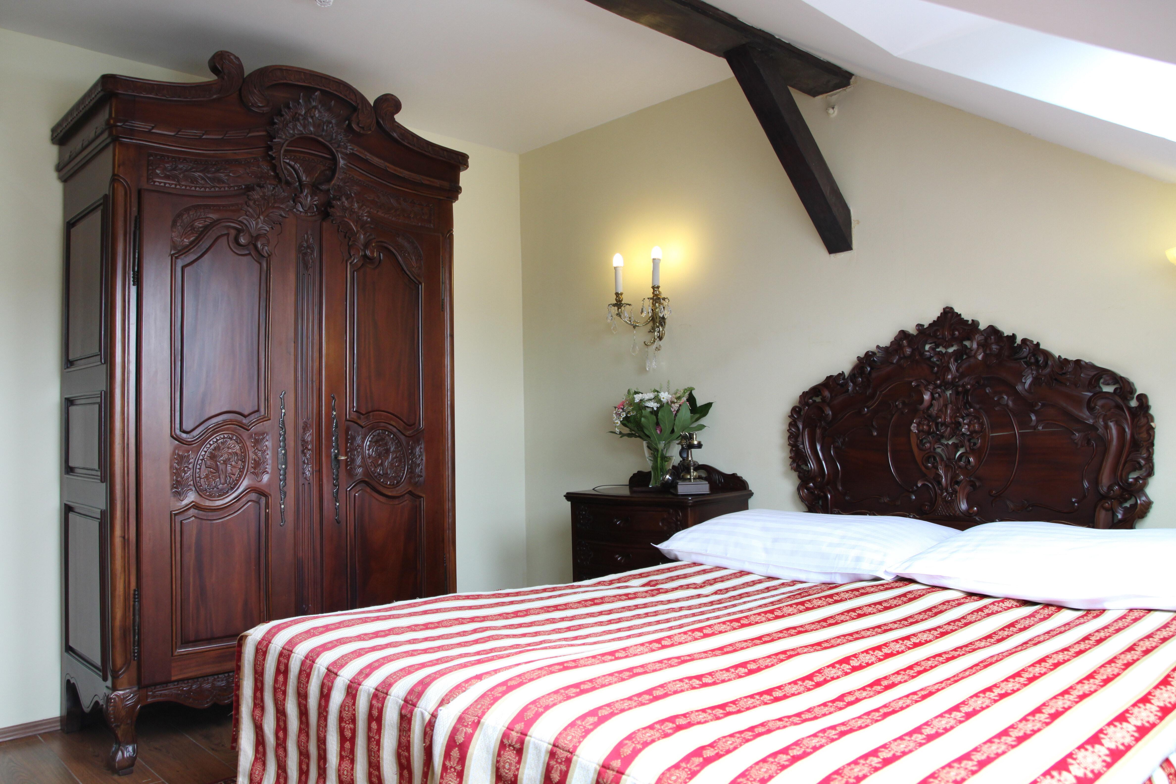 Фото King Charles Boutique Residence