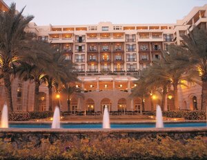Гостиница Mövenpick Resort & Residences Aqaba