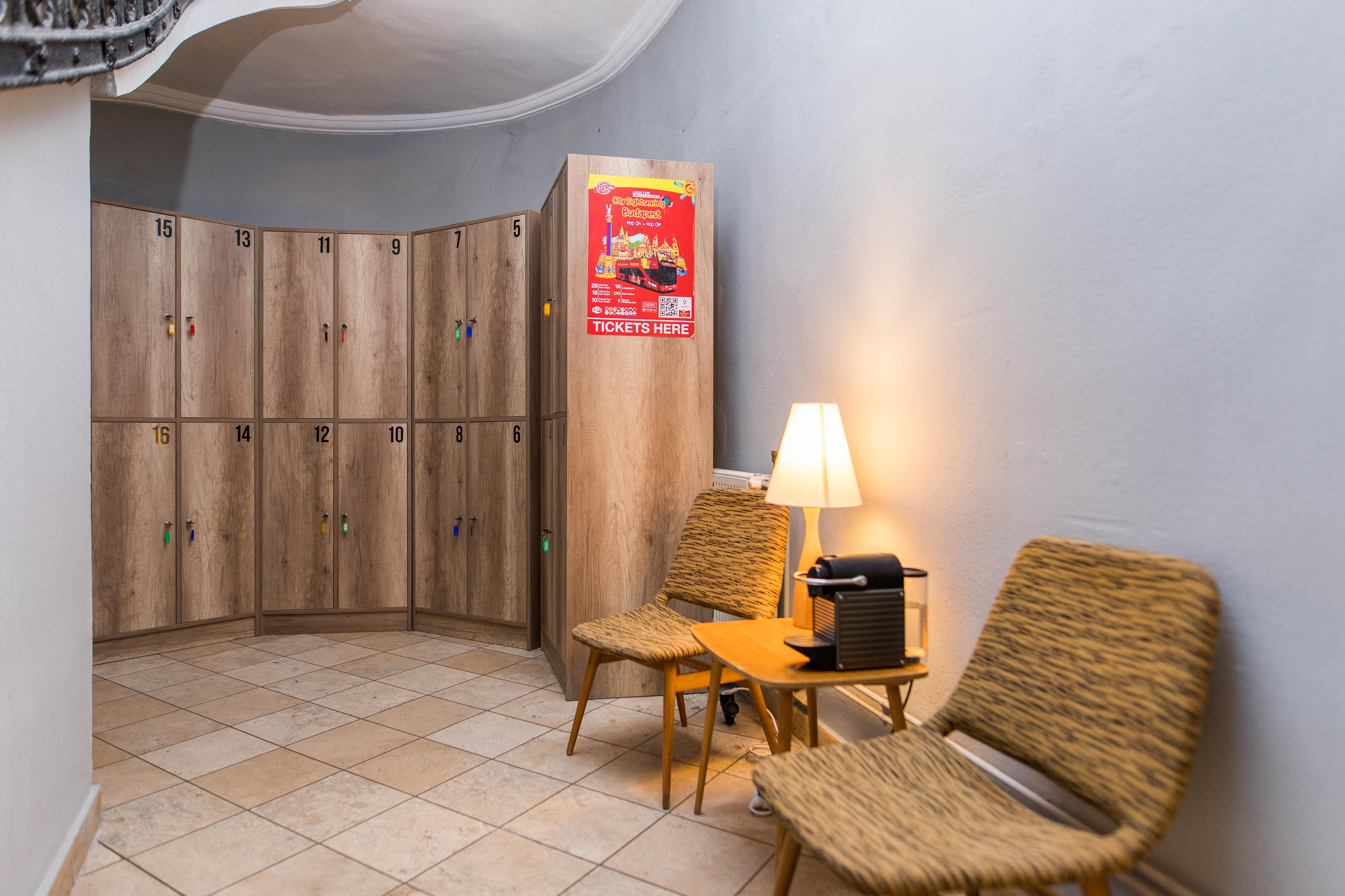 Фото All-Central Hostel