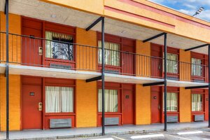 Гостиница Econo Lodge Charlotte Airport Area