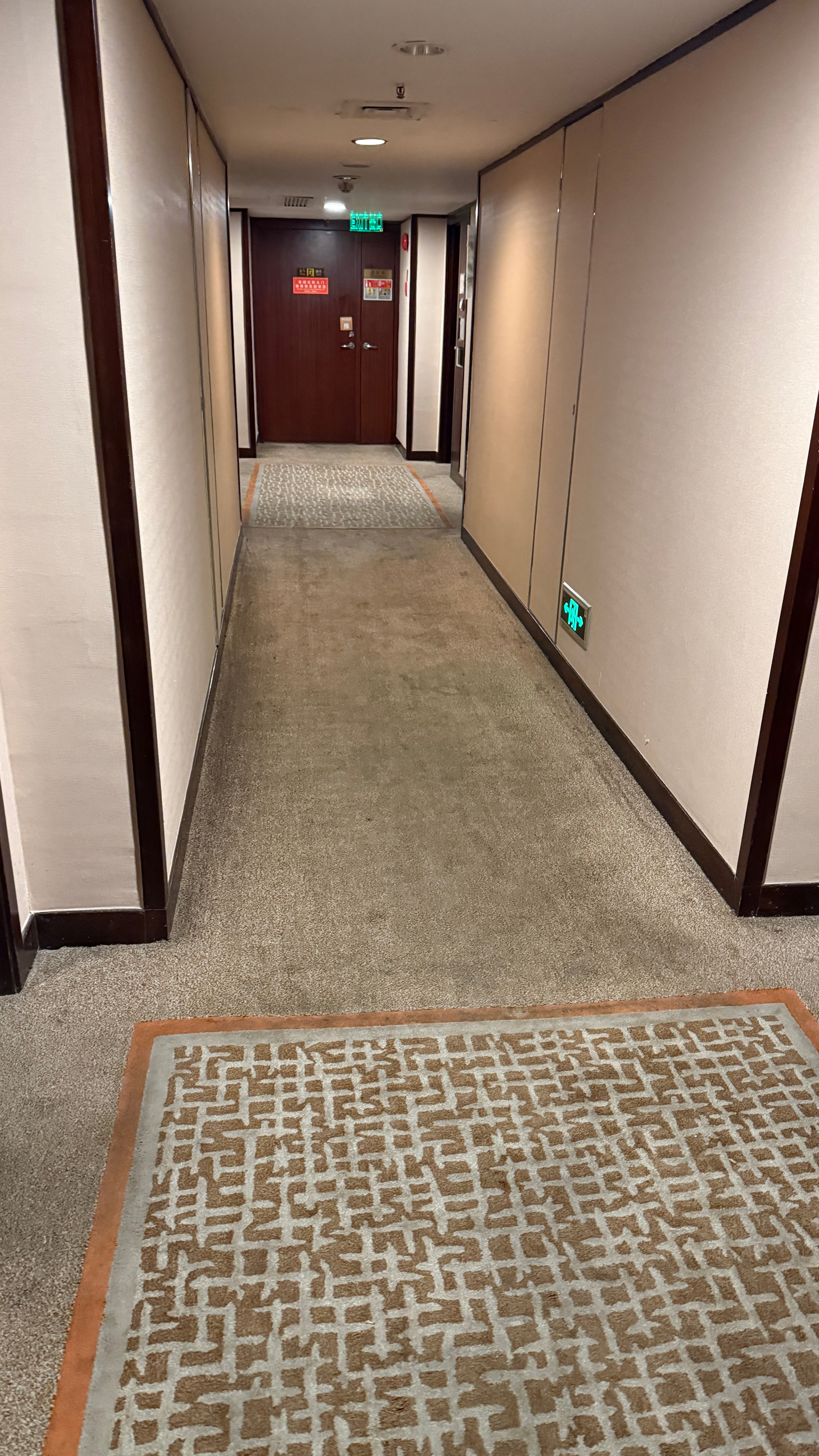 Фото Rosedale Hotel and Suites Guangzhou