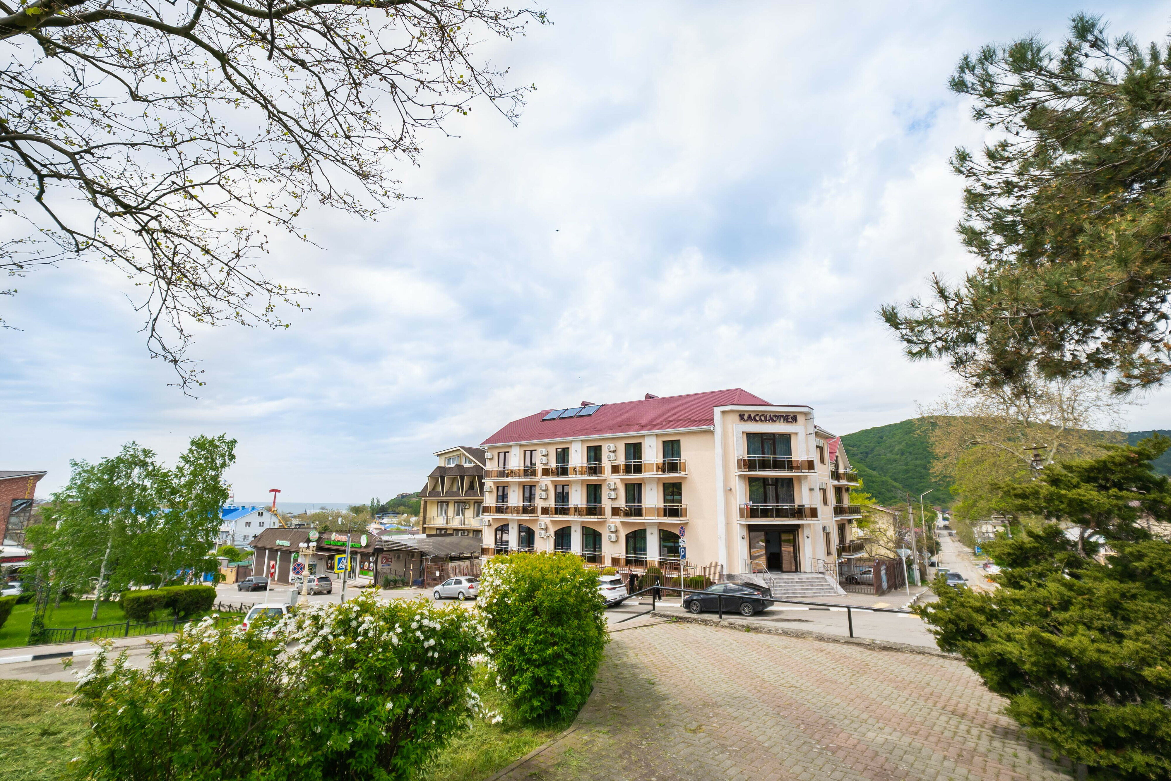 Фото отеля 2