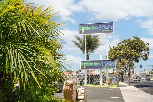 Гостиница Solaire Inn & Suites в Санта-Марии