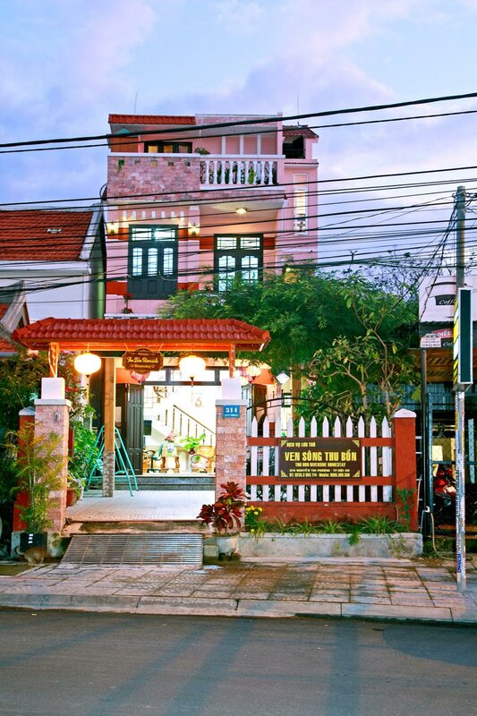 Гостиница Thu Bon Riverside Homestay в Хойане