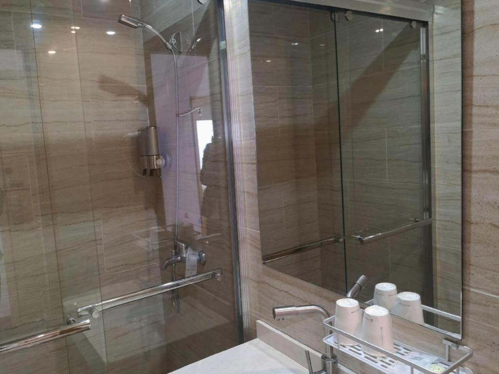 Фото GreenTree Inn Express Shanghai Baoshan District Youyi Road Metro Station