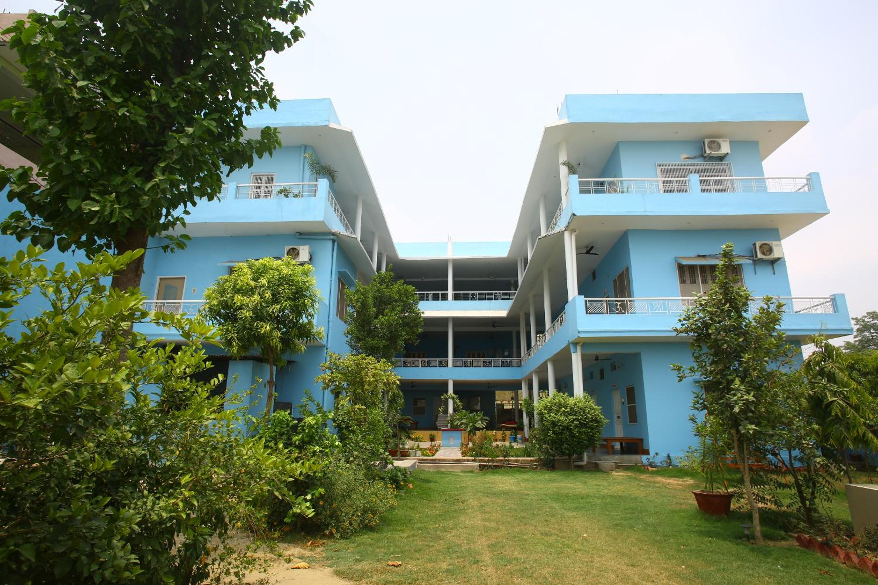 Фото Shri Yoga Mandir Guest House