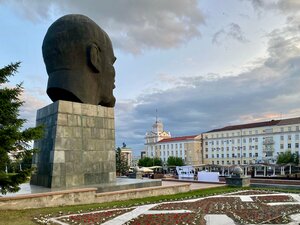 V. I. Lenin (Republic of Buryatia, Ulan-Ude, ploshchad Sovetov) ، نصب تذكاري للحرب، مقبرة جماعية