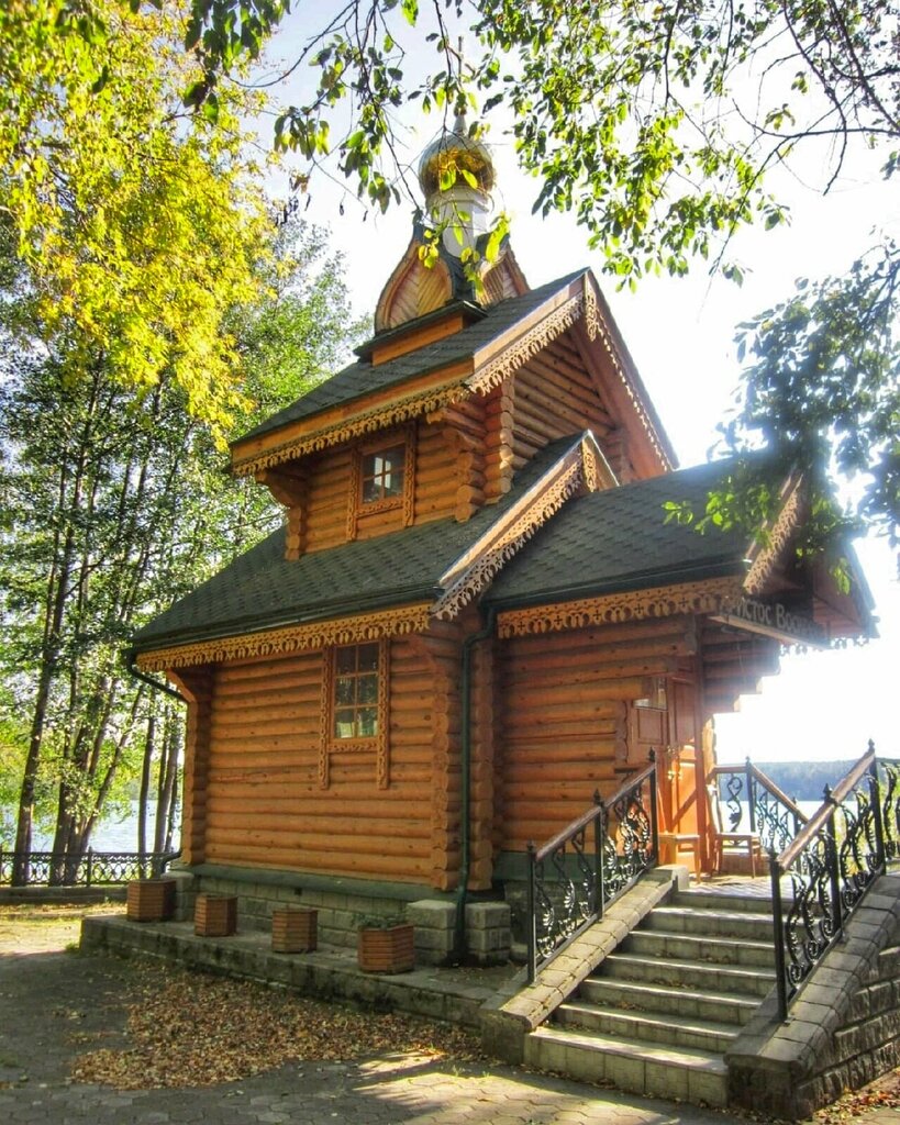 Chapel, memorial cross Chasovnya Aleksandra Nevskogo pri pansionate Kisegach, Chebarkul, photo