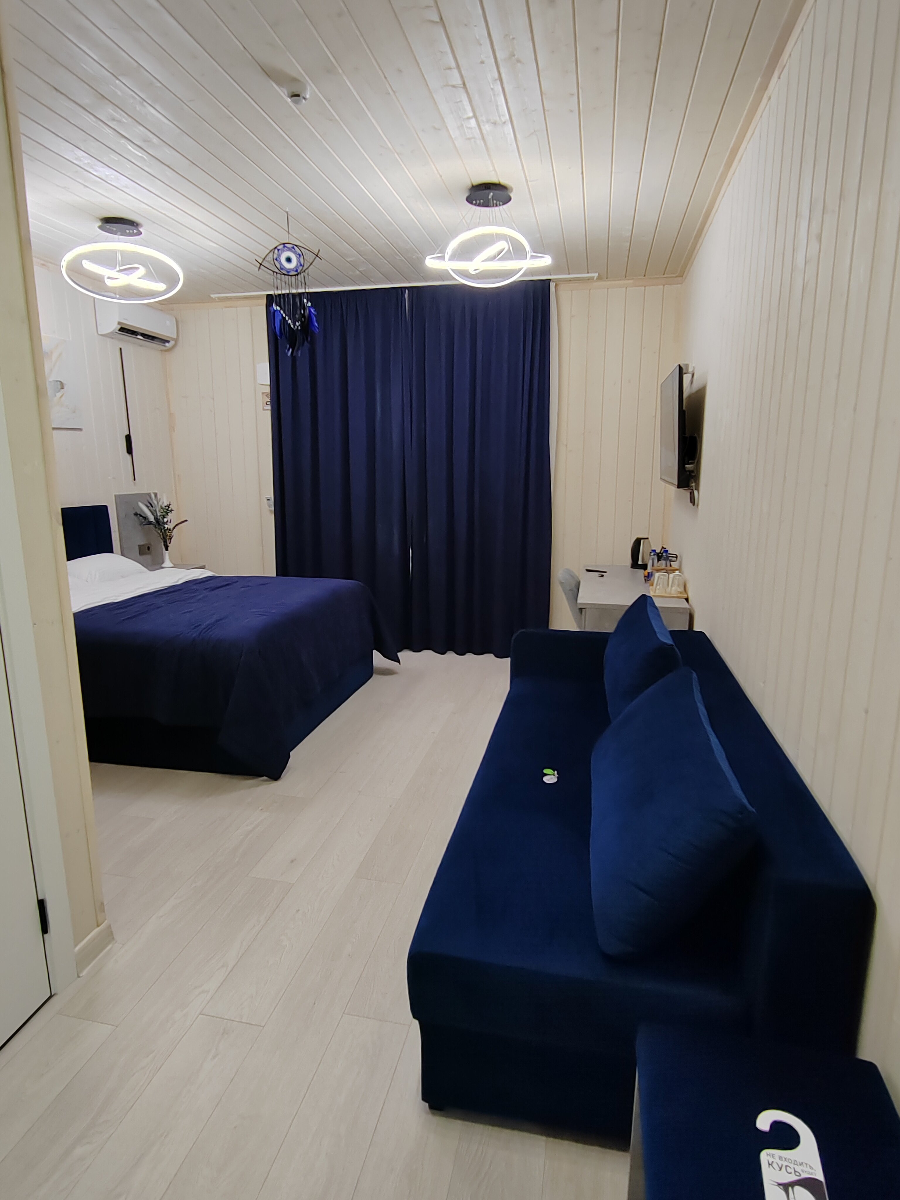 Фото Восток-Запад