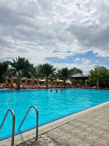 Yüzme havuzları Swimming pool, Erivan, foto