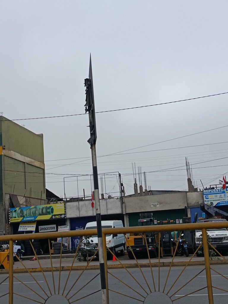 Car service, auto repair Mundo Llantas Rojas, Lima, photo