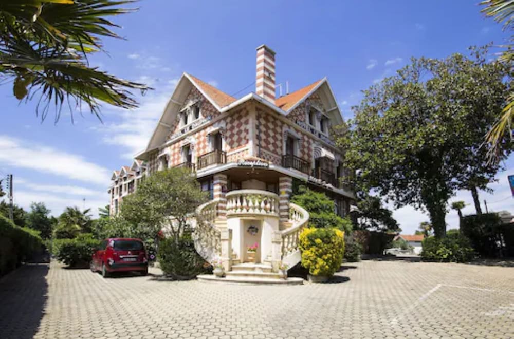 Фото отеля 1