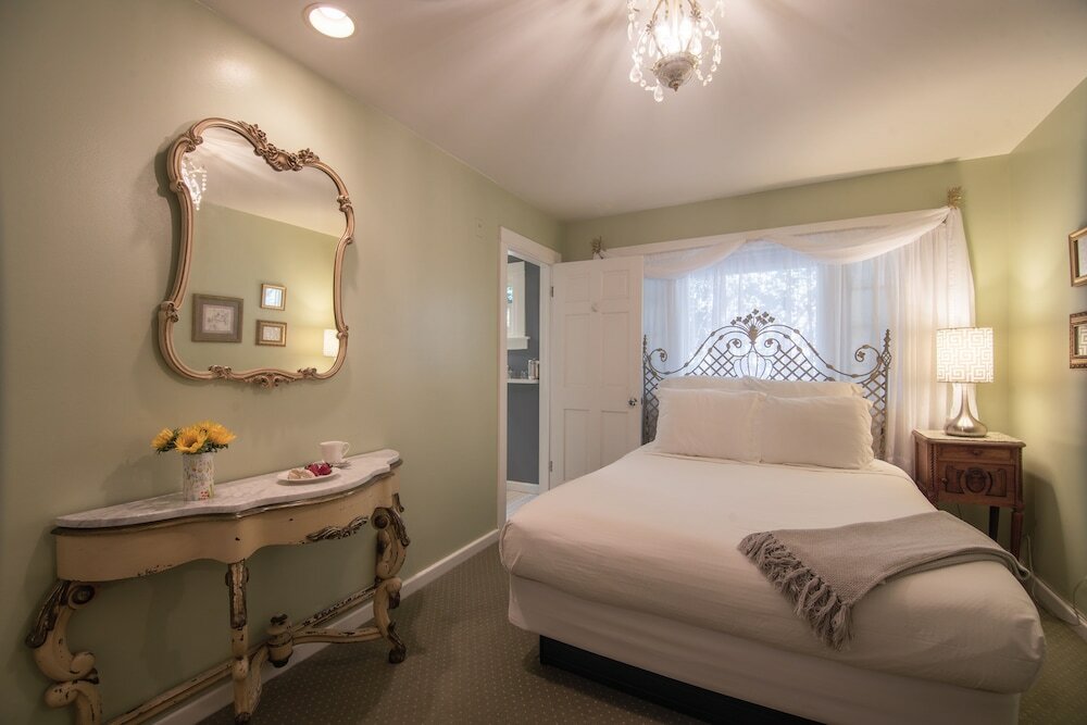 Фото Channel Road Inn, A Four Sisters Inn