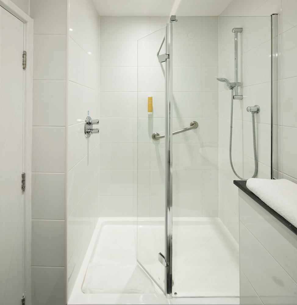 Фото Heeton Concept Hotel City Centre Liverpool