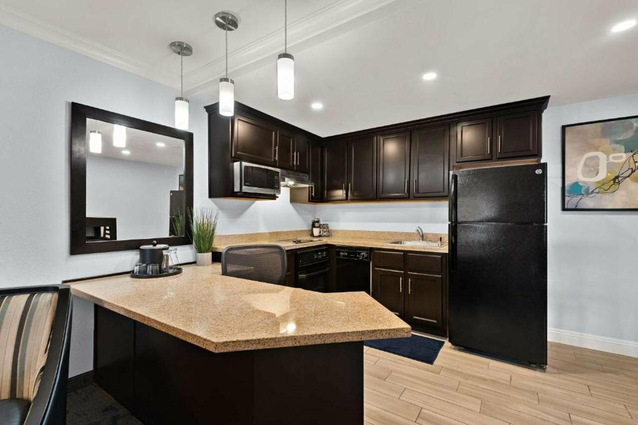 Фото Best Western Plus Manhattan Beach Hotel