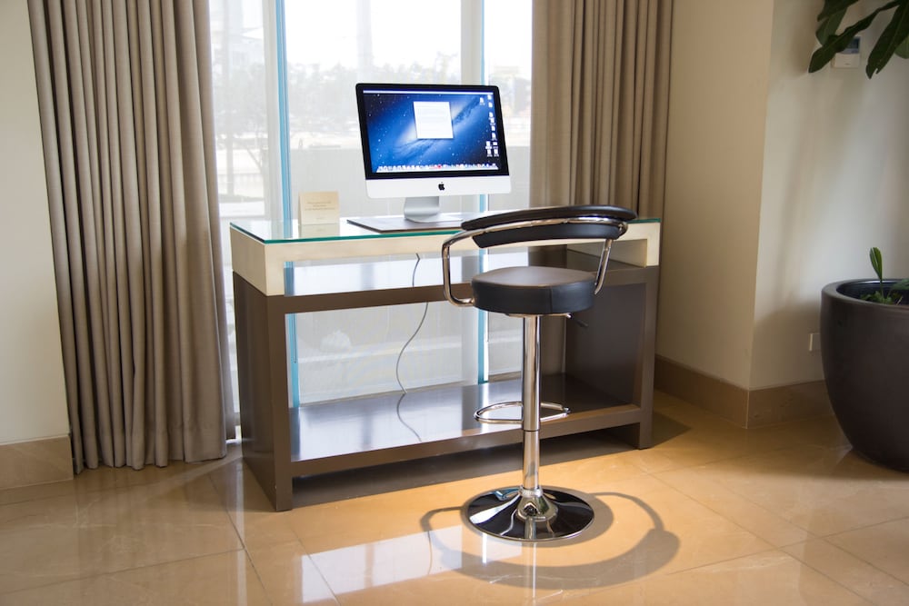 Фото Aruga Apartments by Rockwell Makati