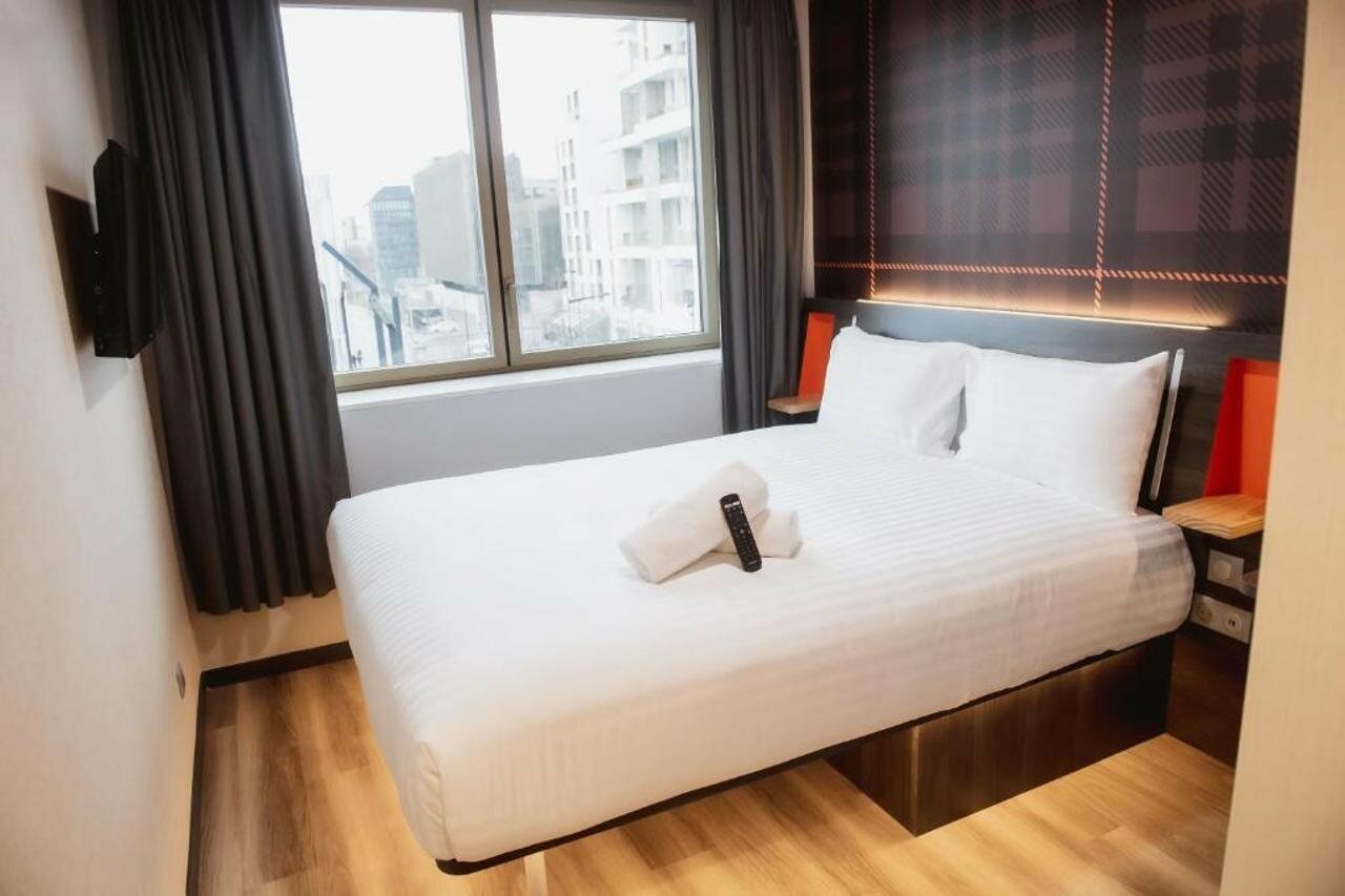 Фото EasyHotel Paris Nord Aubervilliers