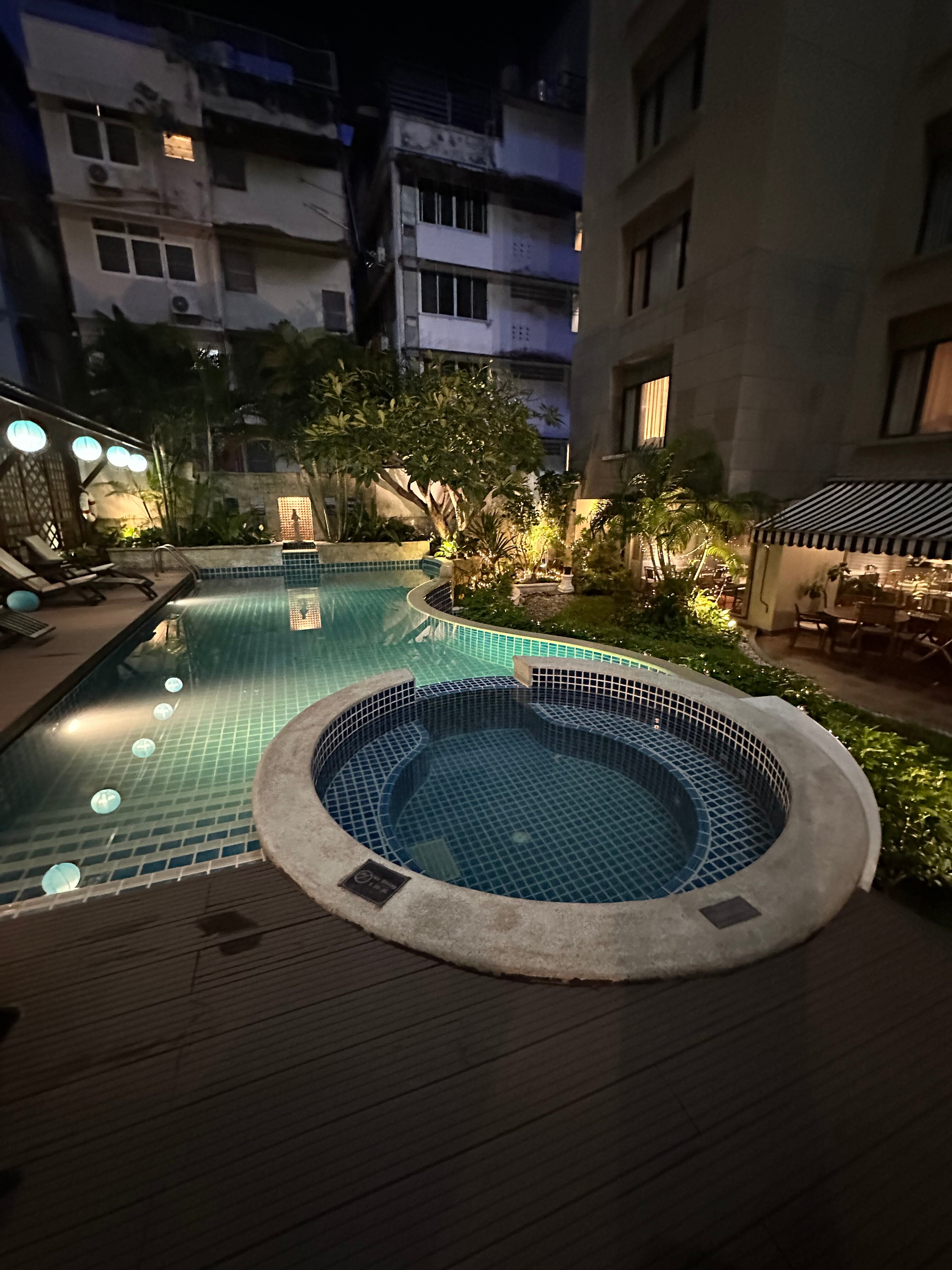 Фото Silom Serene Hotel