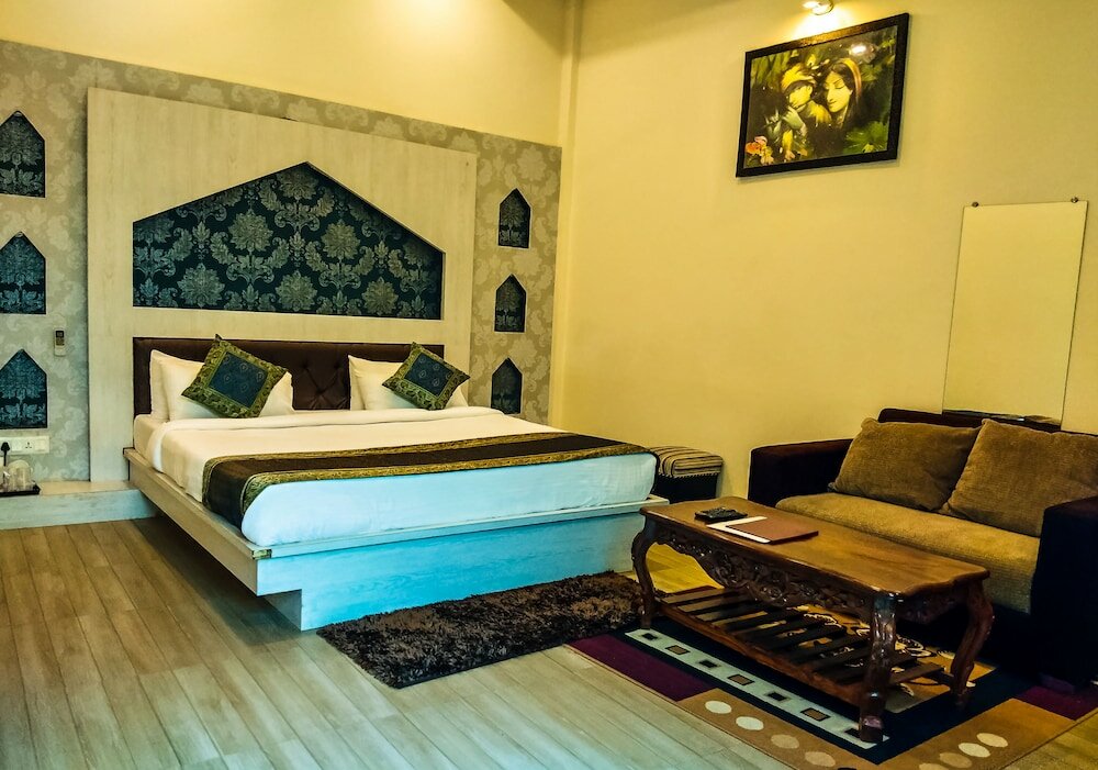 Фото Dwivedi Hotels Sri Omkar Palace