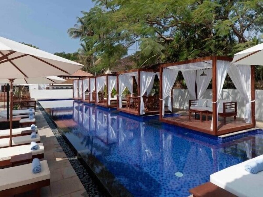 Фото SinQ Party Hotel