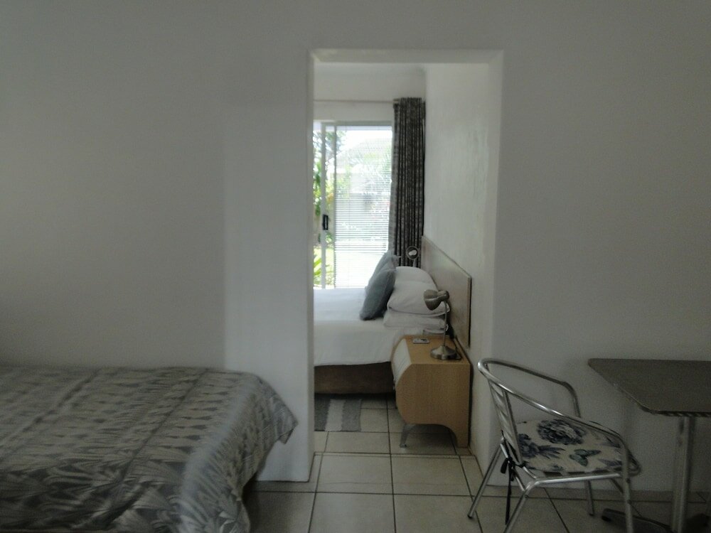 Фото Bluewater Beach Accommodation