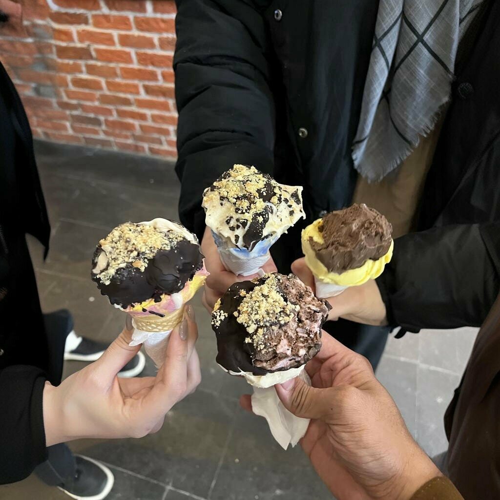 Nuts, snacks, dried fruits Yemmis, Kayseri, photo
