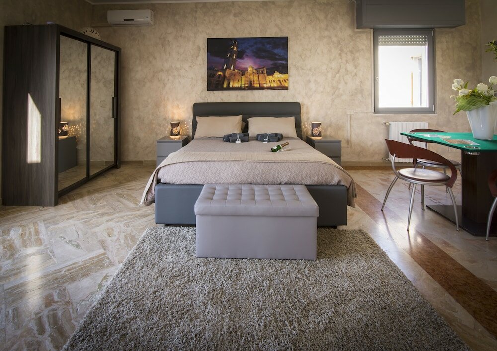 Фото Penthouse Station Luxury Suites & Apts