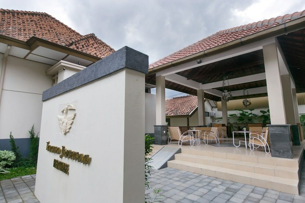 Фото Taman Yuwono Heritage Malioboro