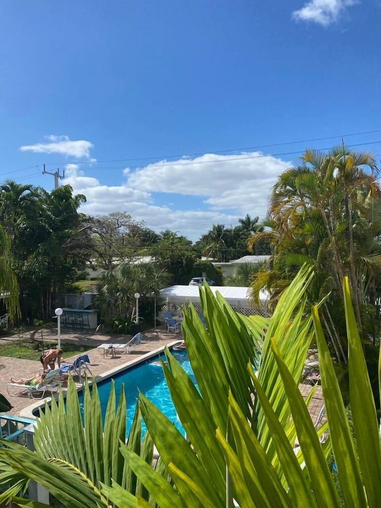 Фото Green Island Inn