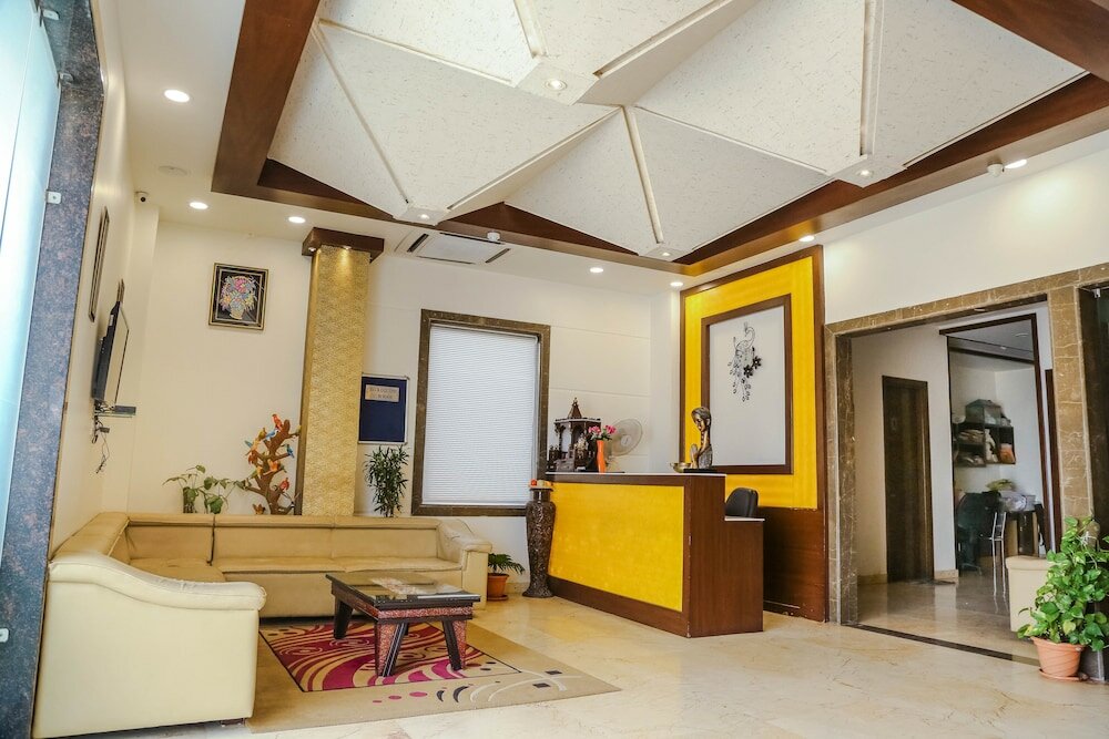 Фото Hotel Taj Heights