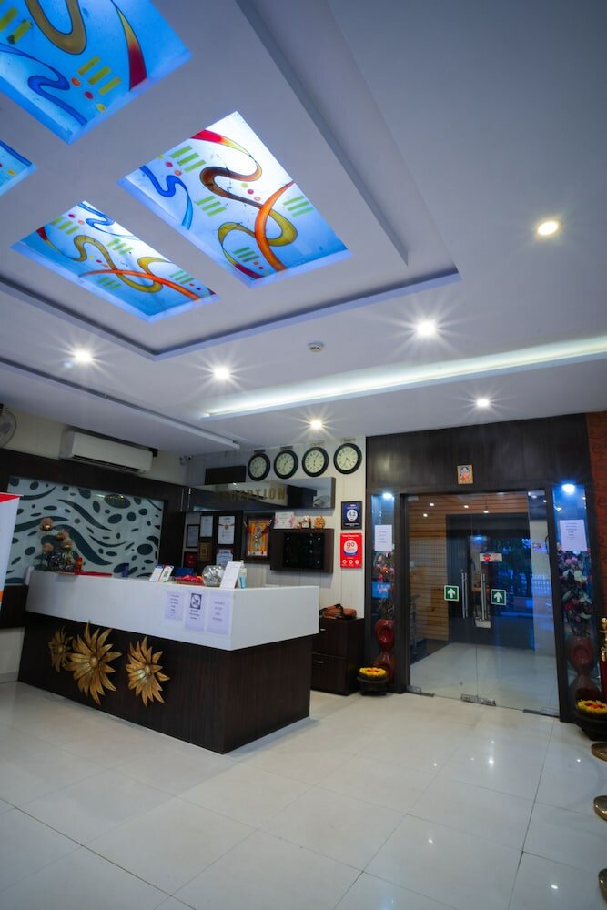 Фото Hotel Flowers Inn