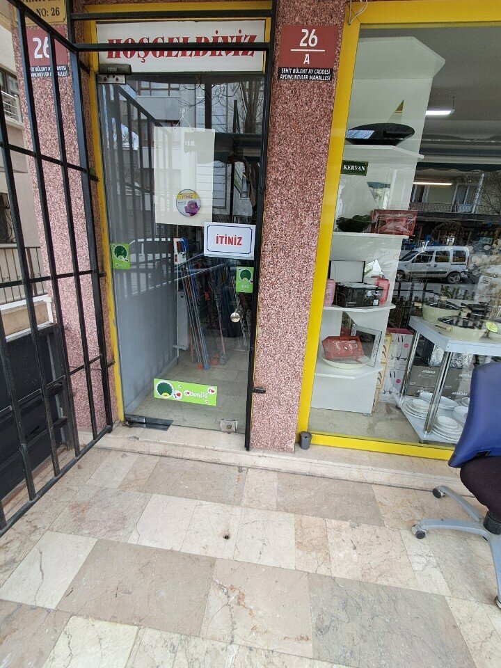 Tableware shop Caravan Trade, Ankara, photo