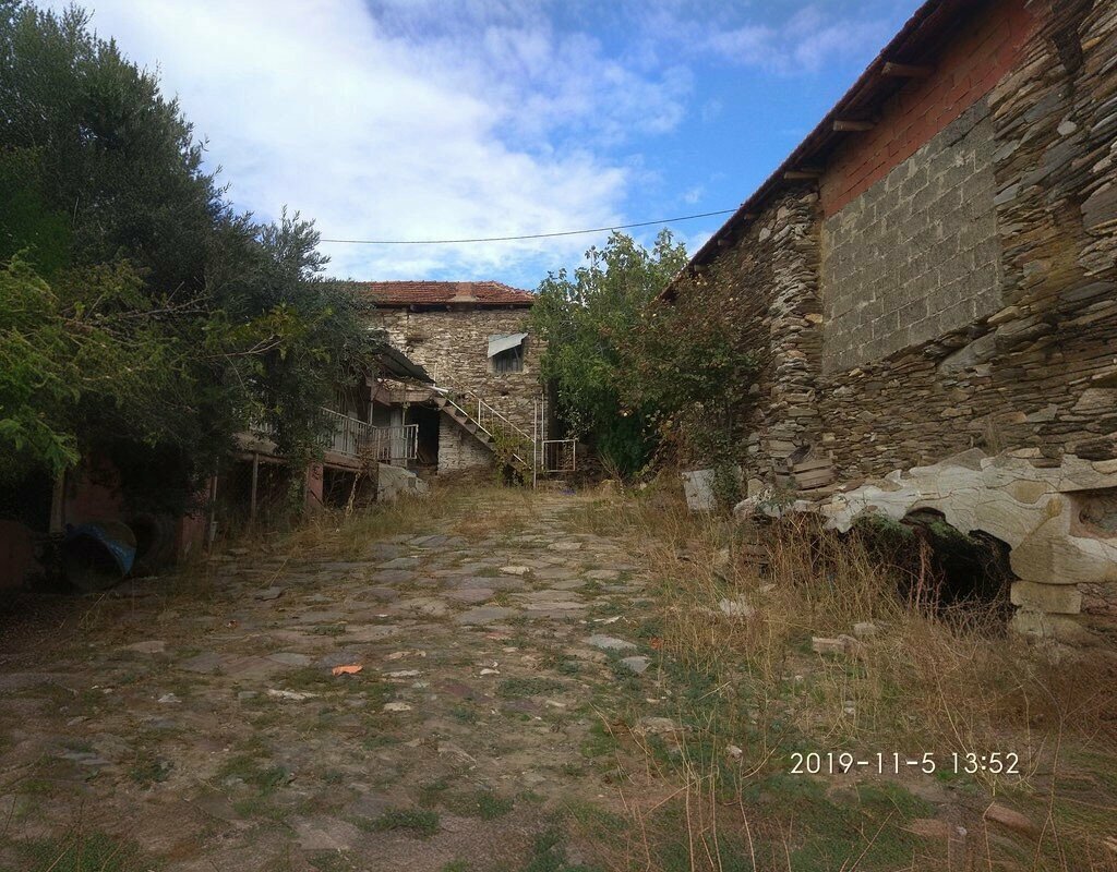 School Gokeyup Middle School, Salihli, photo