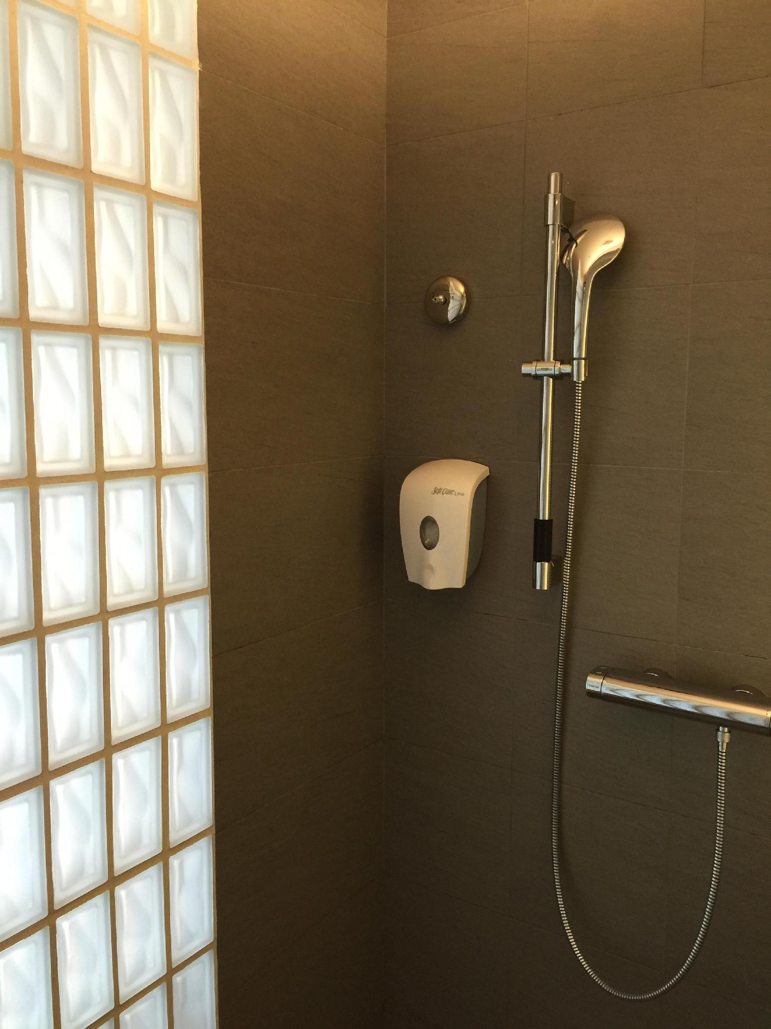 Фото Holiday Inn Express Hong Kong Mongkok